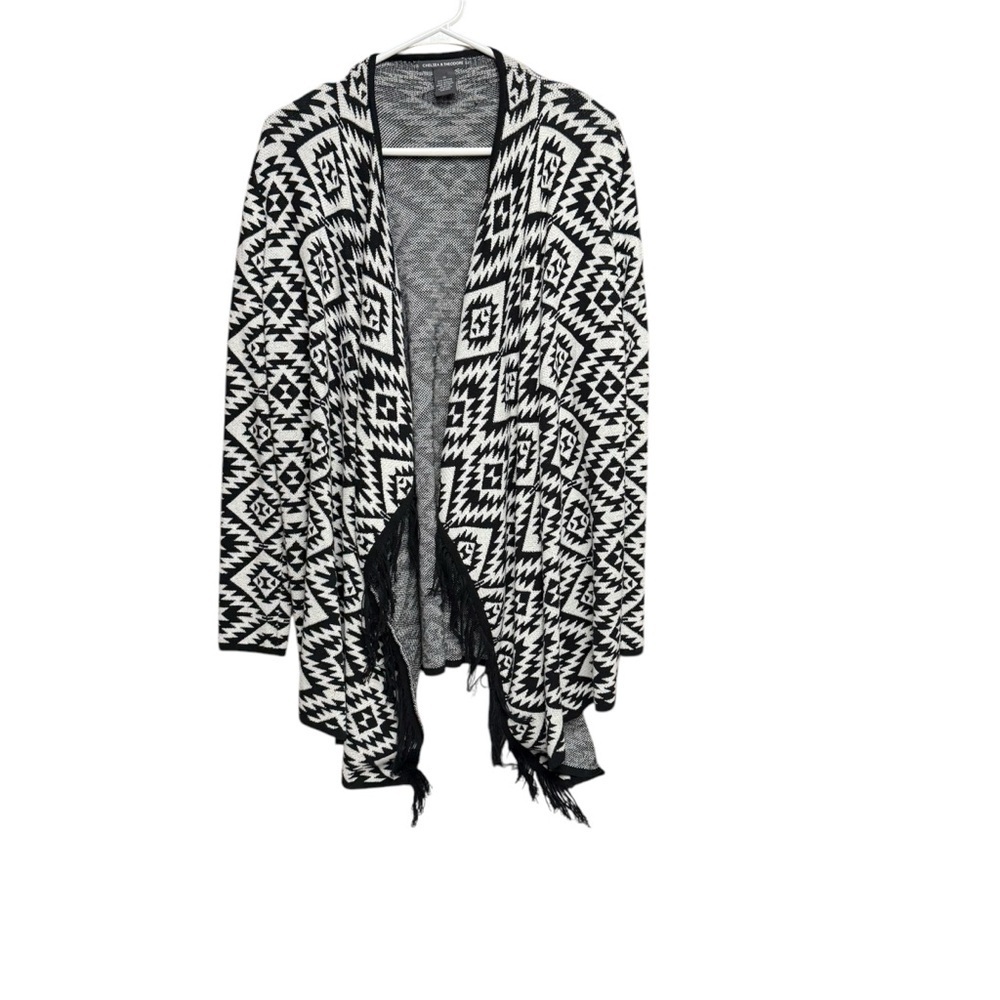 Chelsea & Theodore small Black and White Patterned Women's Sweater open front
